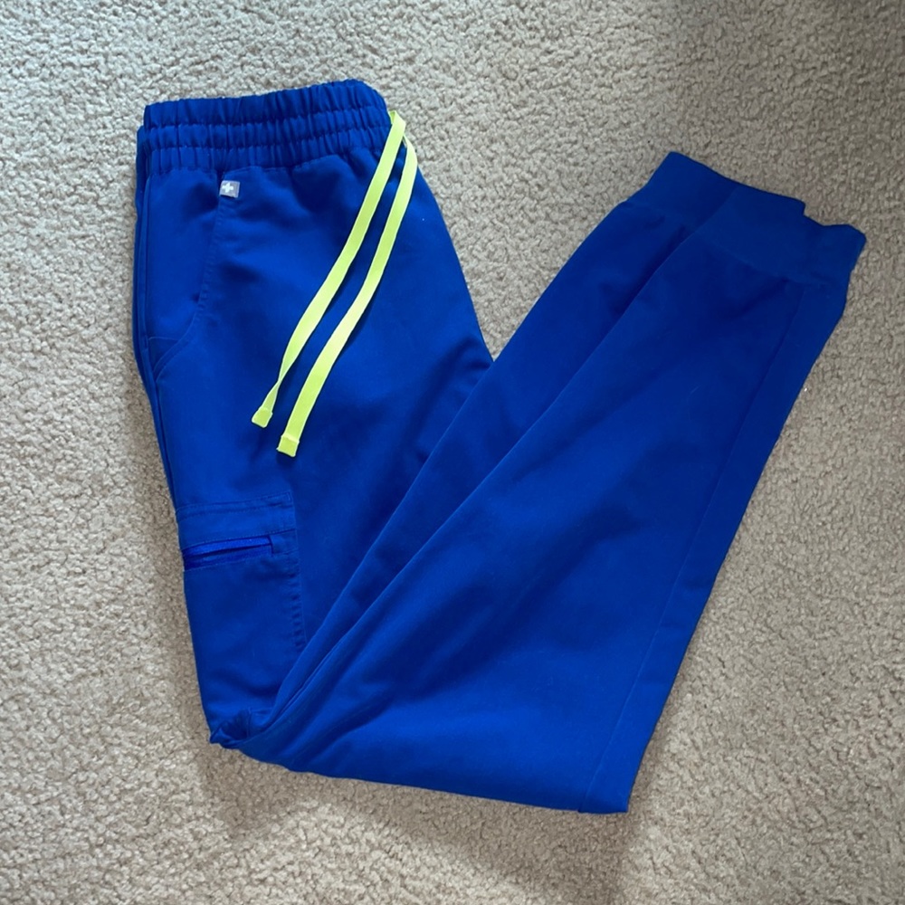 Figs scrub pants. Zamora jogger. Size: medium, tall. Color: dark blue
